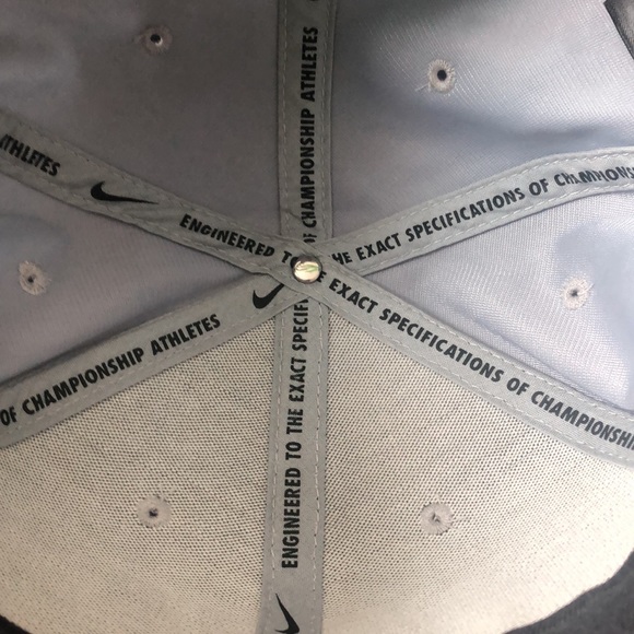 Nike  Golf Strapback Hat - Picture 4 of 6